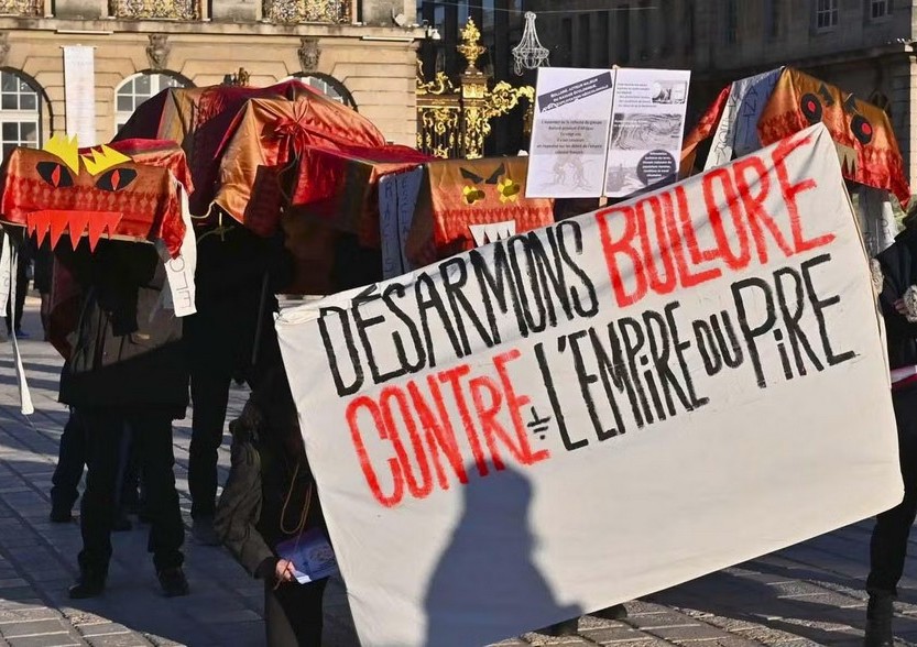 Retour sur la vague d'actions contre l'empire Bolloré - Soulèvements de la terre. Contre Bolloré et son empire logistique!